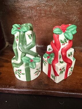 Lenox Vintage Holiday Ceramic Salt and Pepper shakers- Red & Green